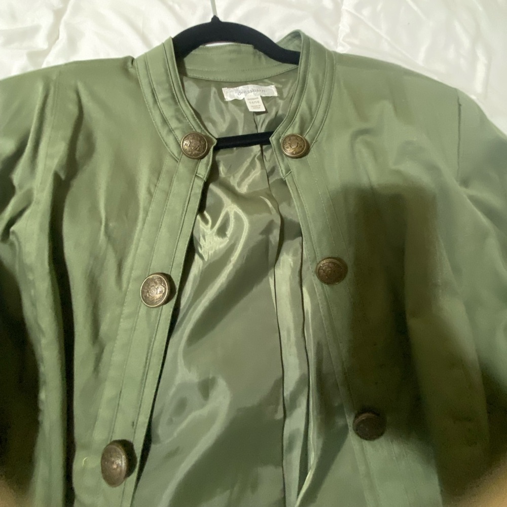 Dressbarn Jack Green color Size 14/16 with beautiful buttons